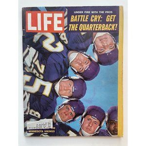 Minnesota Vikings LIFE Magazine- Nov 11 1961- Double pg cover photo- Tarkenton A